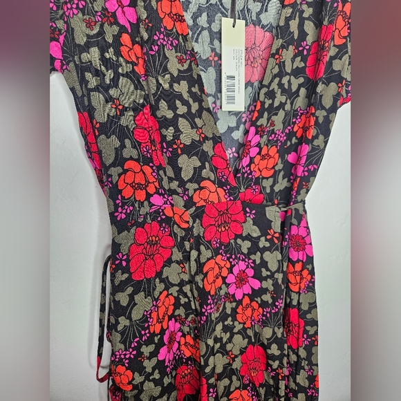 Rollas Cleo Rambling Floral Wrap Dress in Small NWT - Picture 5 of 7